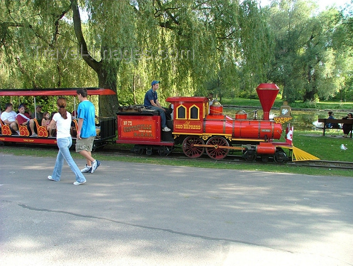 amusement park tourist trains