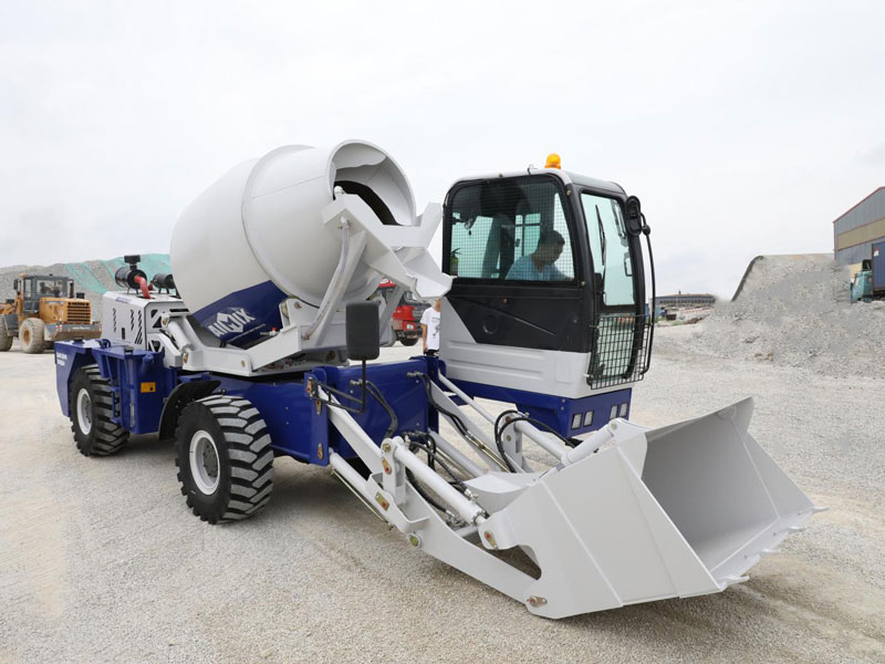 2.6 self-loading mobile concrete mixer